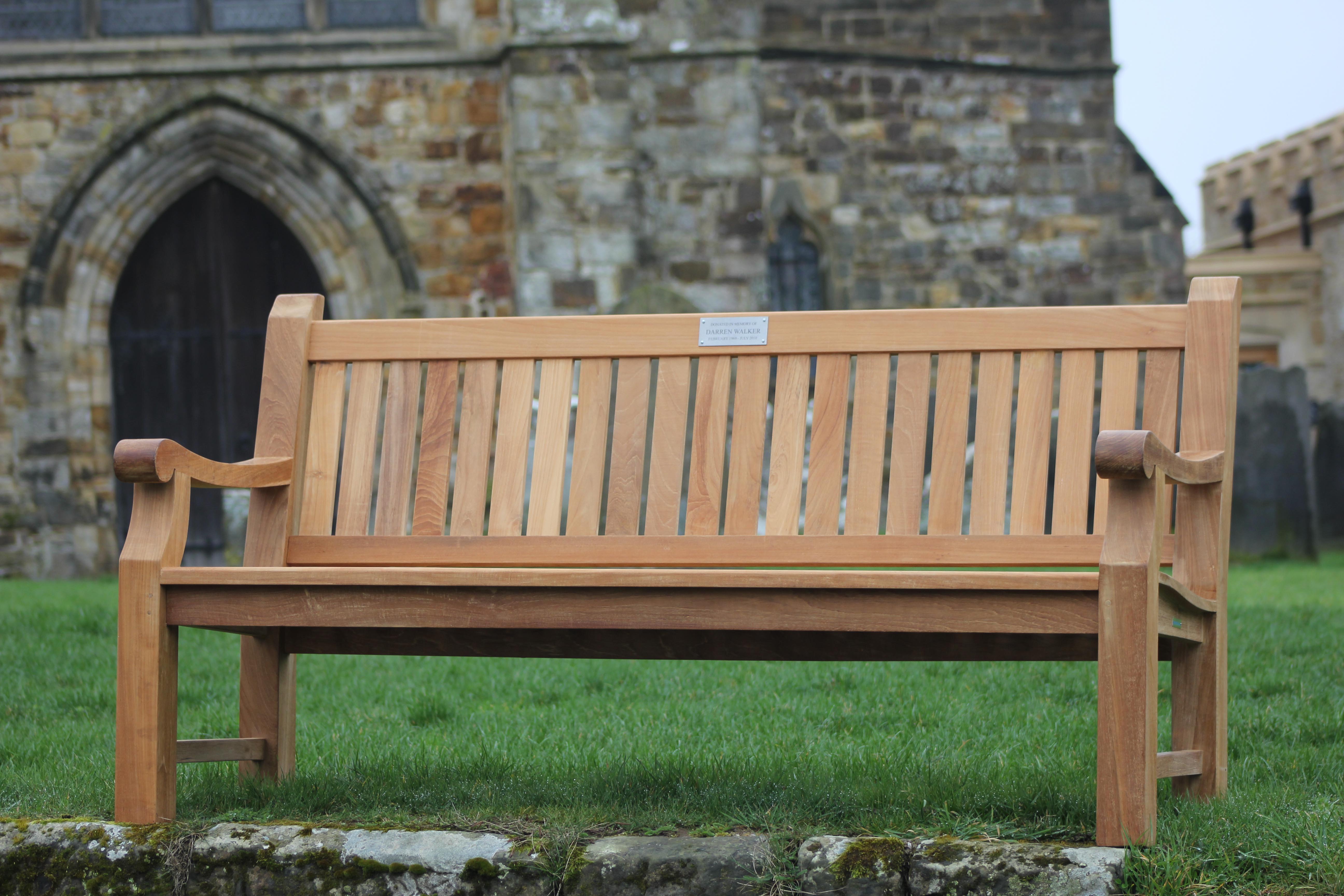 Choosing The Writing For A Memorial Bench Plaque 